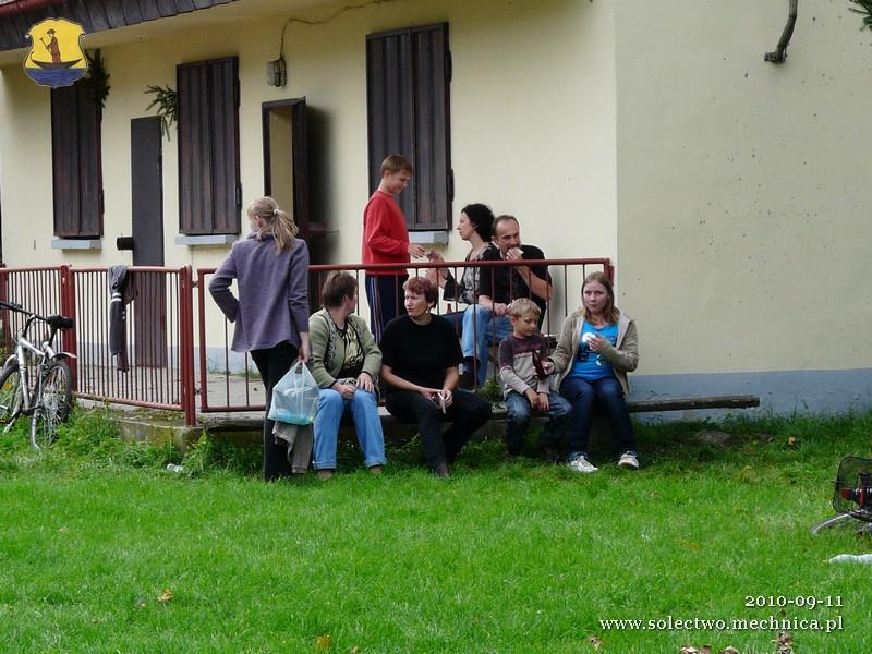 Druzyna Zakow wraz z rodzicami i kompletem nowych koszulek_028.jpg